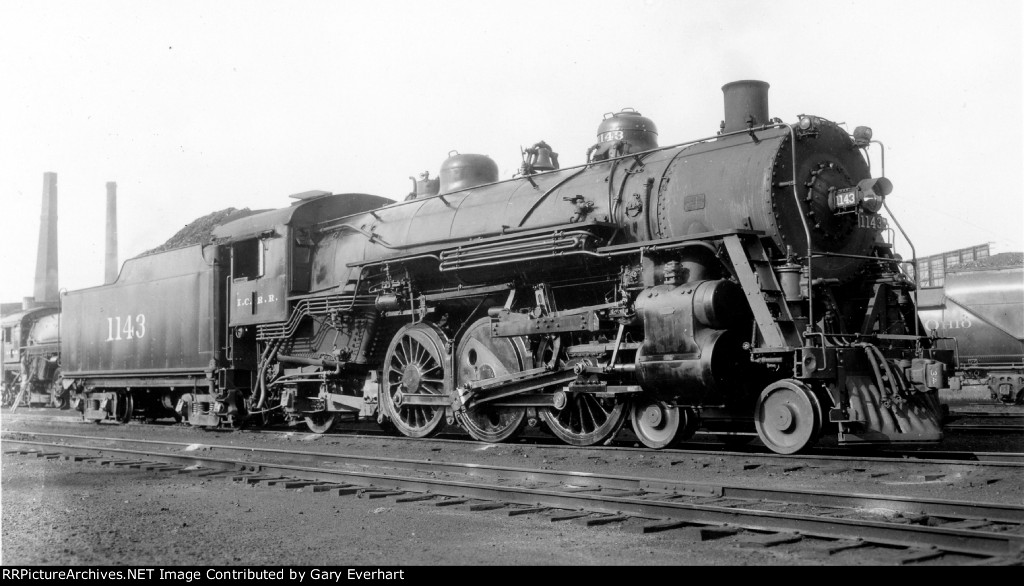 IC 4-6-2 #1143 - illinois Central